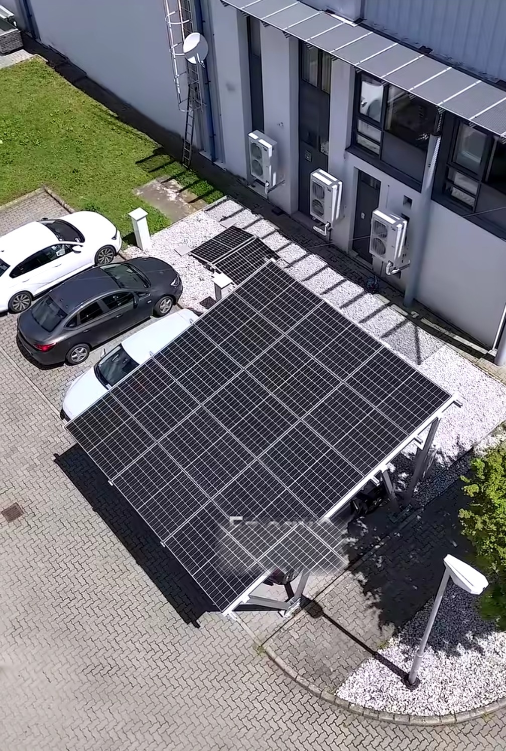 Önkormányzati napelemes carport – SolarPort